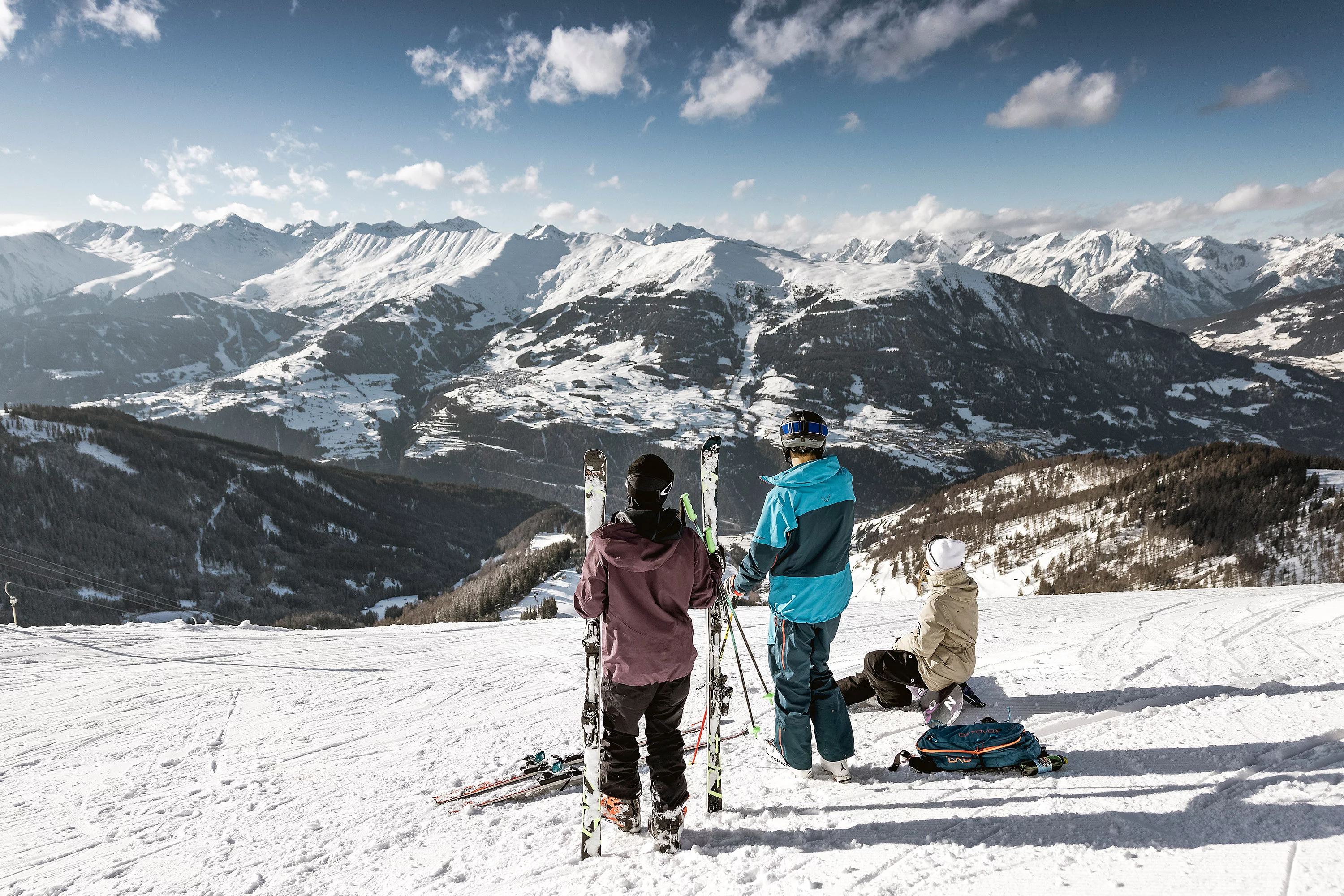 Skifahren im Tiroler Oberland im Winter