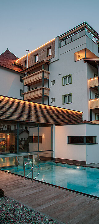 Outdoor Pool im Hotel Truyenhof in Tirol