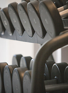 Hantel im Fitnessbereich im Wellnesshotel Truyenhof in Tirol