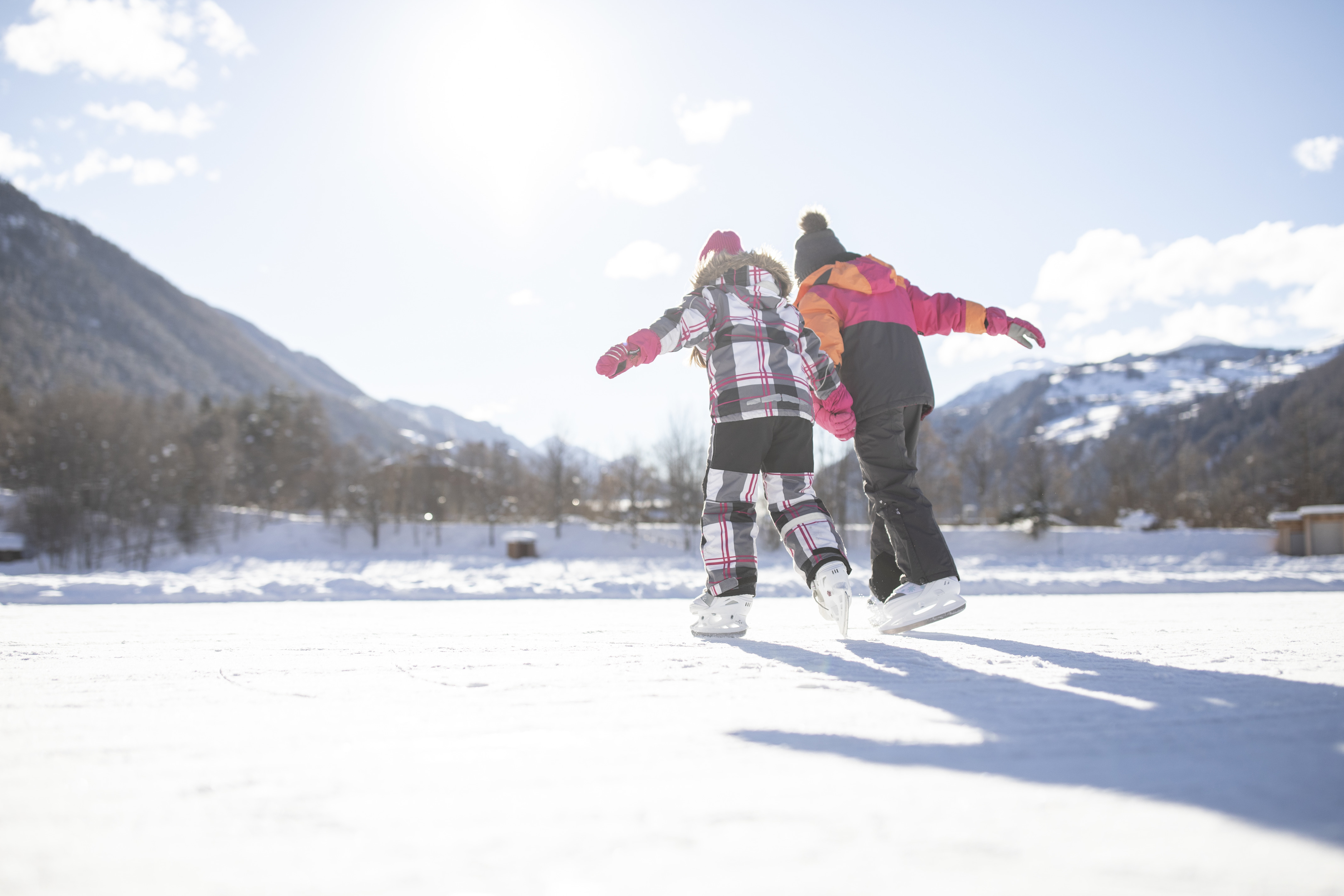 Eislaufen am Badesee in Ried im Tiroler Oberland
